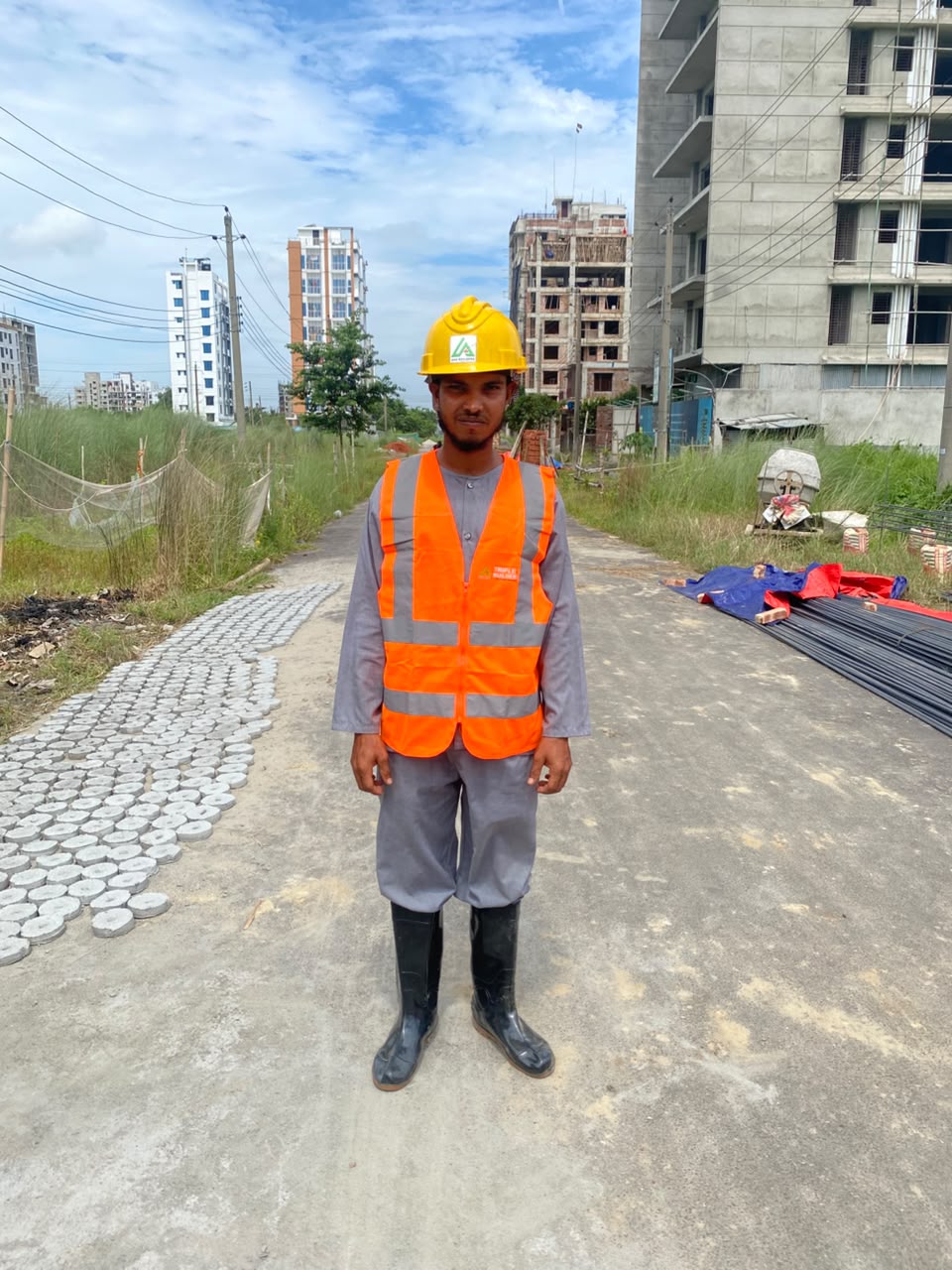 Tofazzal Hossain in full safety gear on the Nessa Vista site